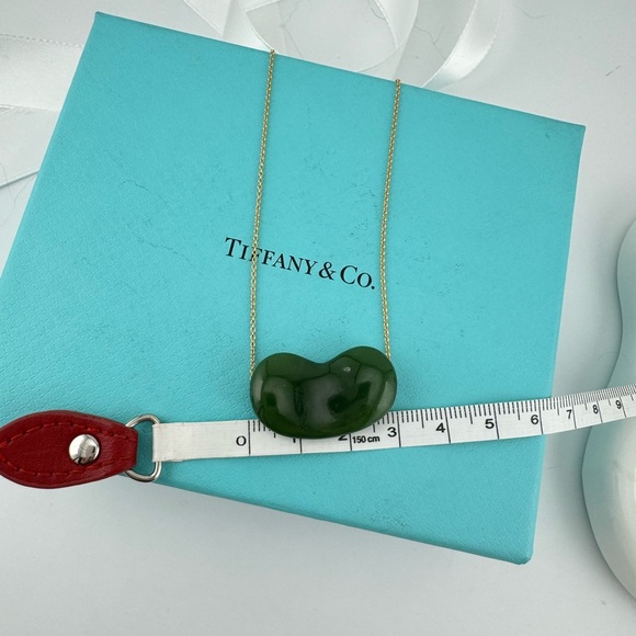 RARE Tiffany & Co. 30mm Nephrite Jade Bean Necklace on 18k Yellow Gold - Picture 6 of 11